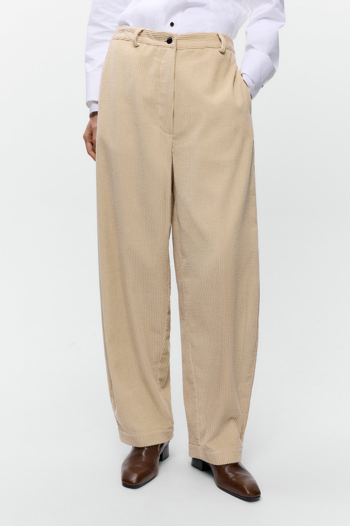 CORDUROY CURVED PANTS image 2