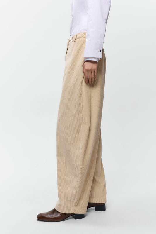 PANTALÓN CURVED DE PANA