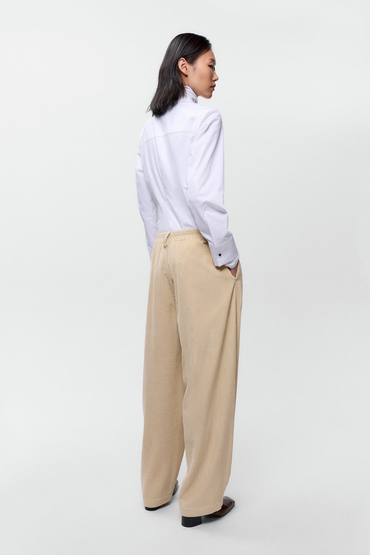 CORDUROY CURVED PANTS image 4
