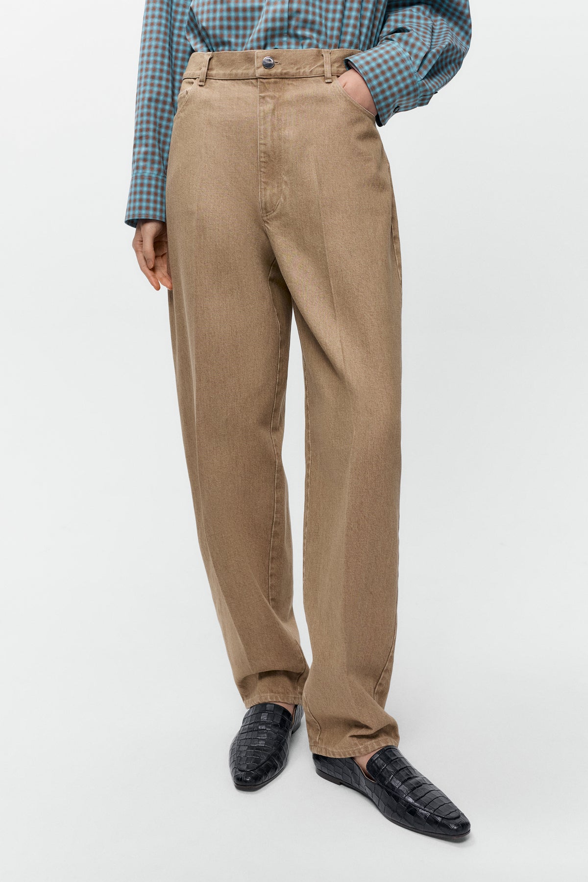 PANTALÓN CARROT DENIM image 2