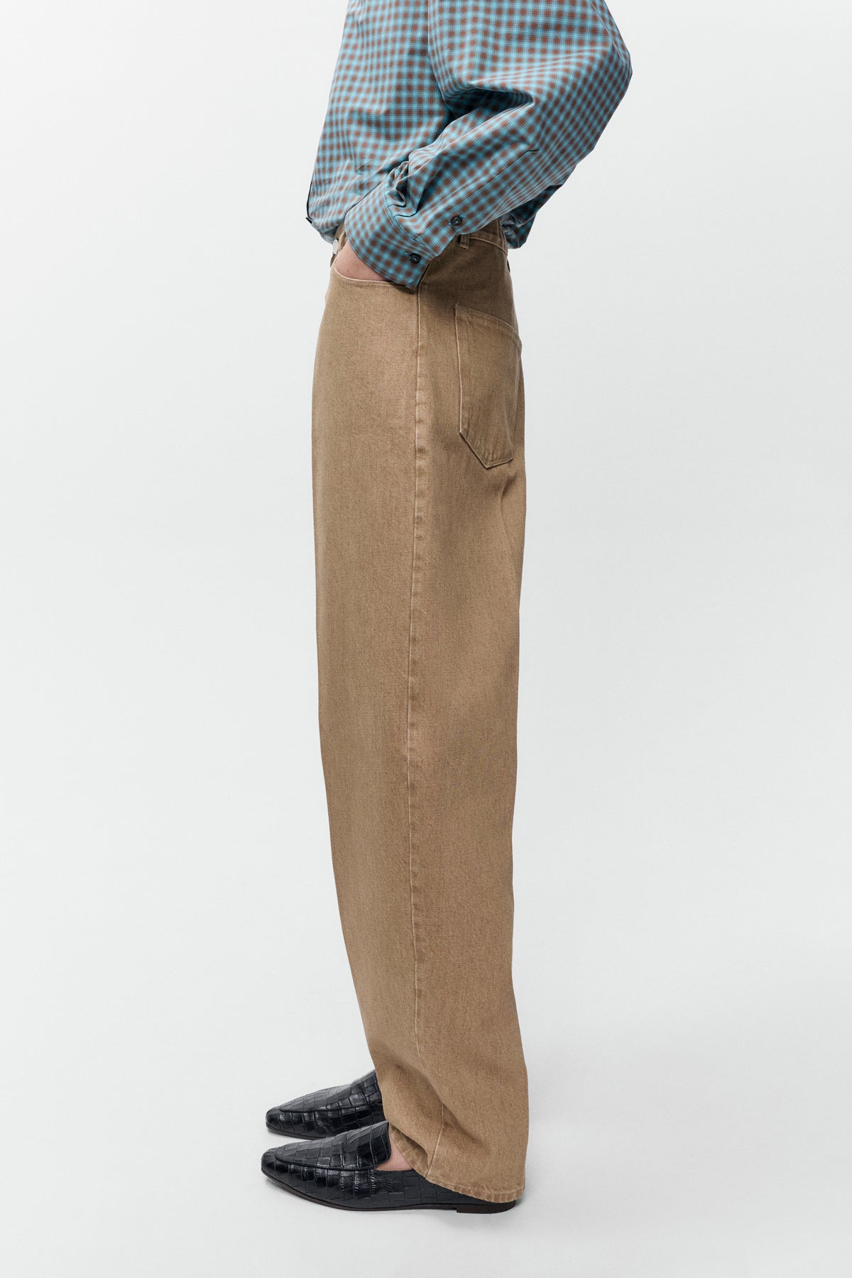 PANTALÓN CARROT DENIM image 3