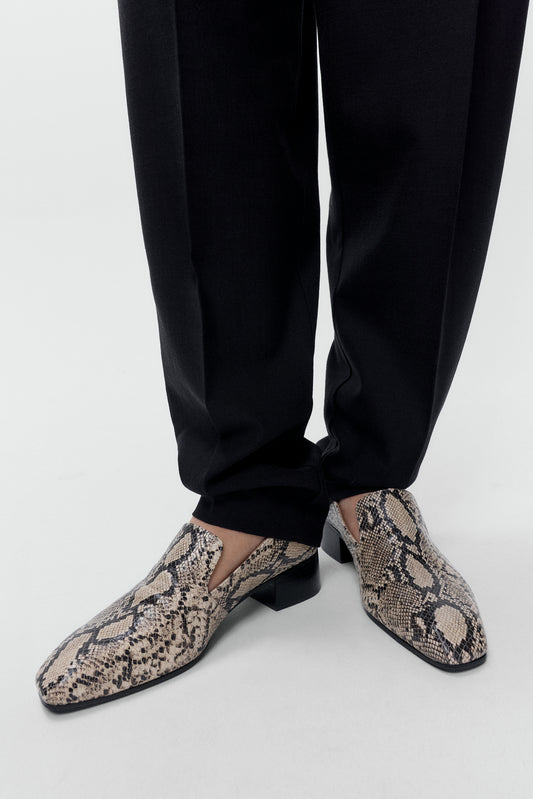 MOCASÍN TACÓN EFECTO SERPIENTE
