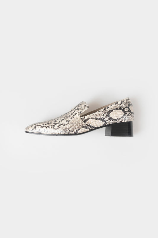 MOCASÍN TACÓN EFECTO SERPIENTE