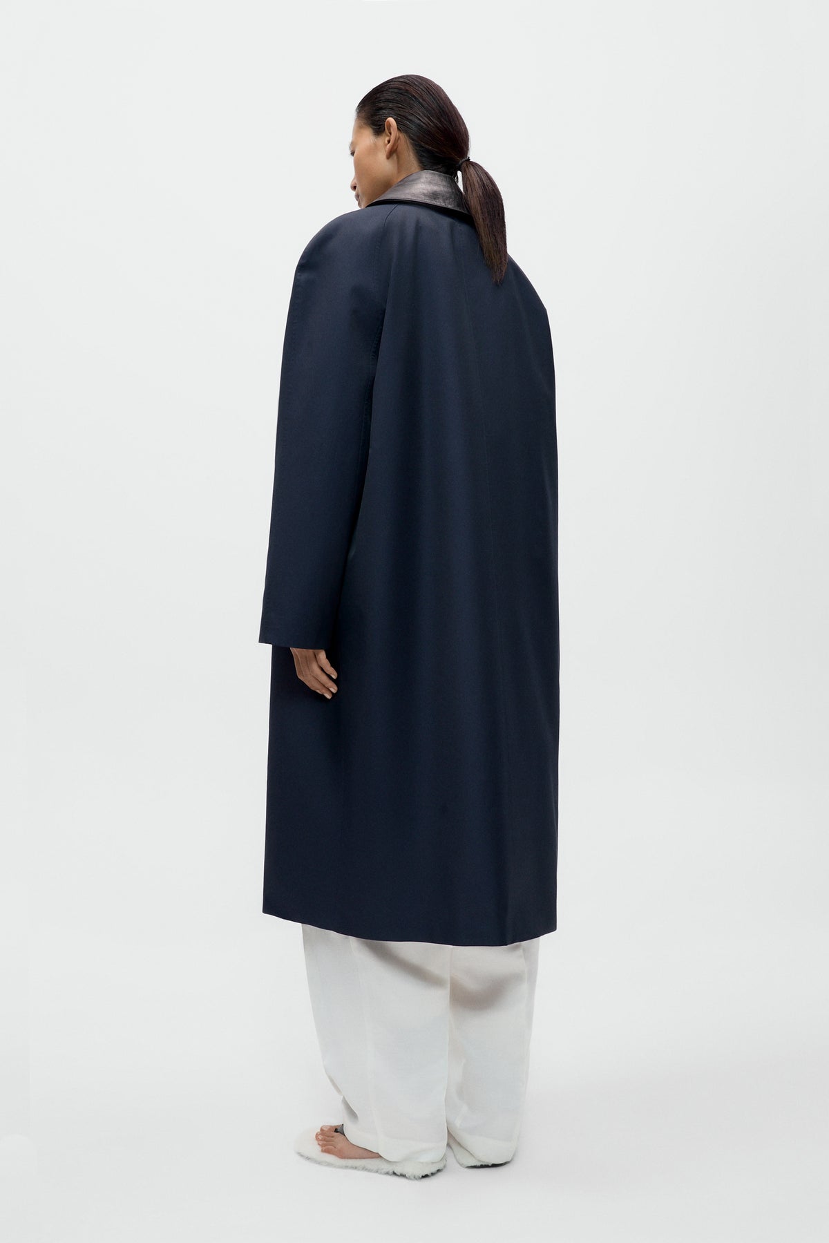 LEATHER COLLAR TRENCH COAT image 3
