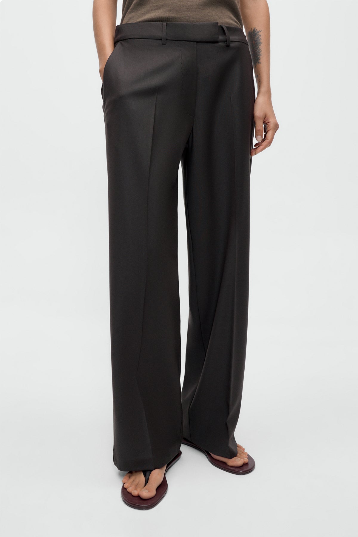 LOW RISE VIRGIN WOOL PANTS image 2