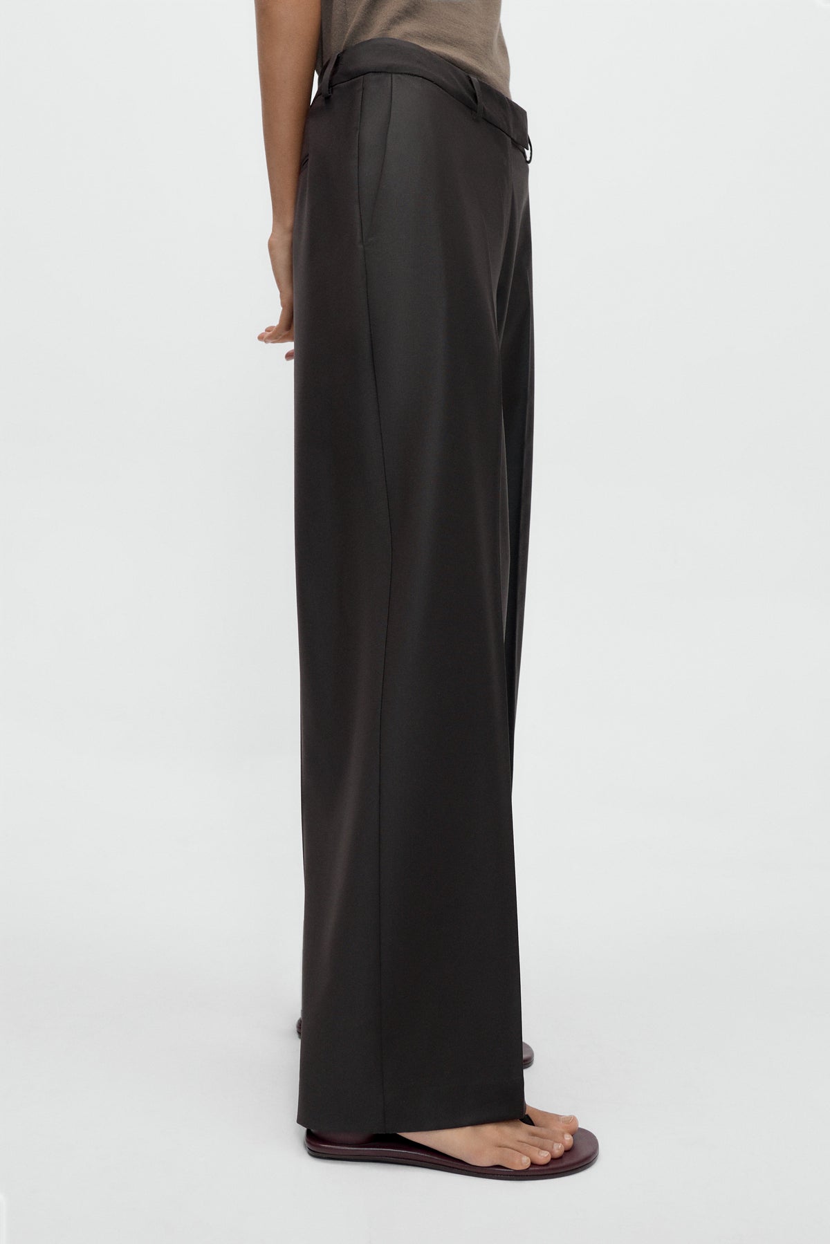LOW RISE VIRGIN WOOL PANTS image 4