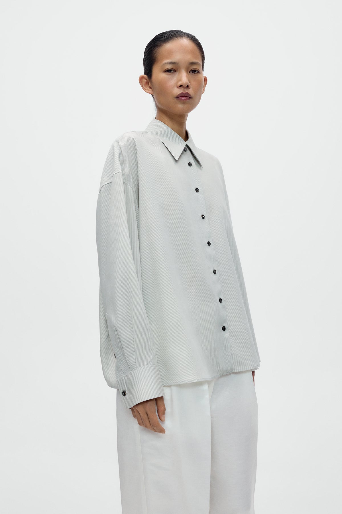 CAMISA OVERSIZE RAYA DIPLOMÁTICA image 1