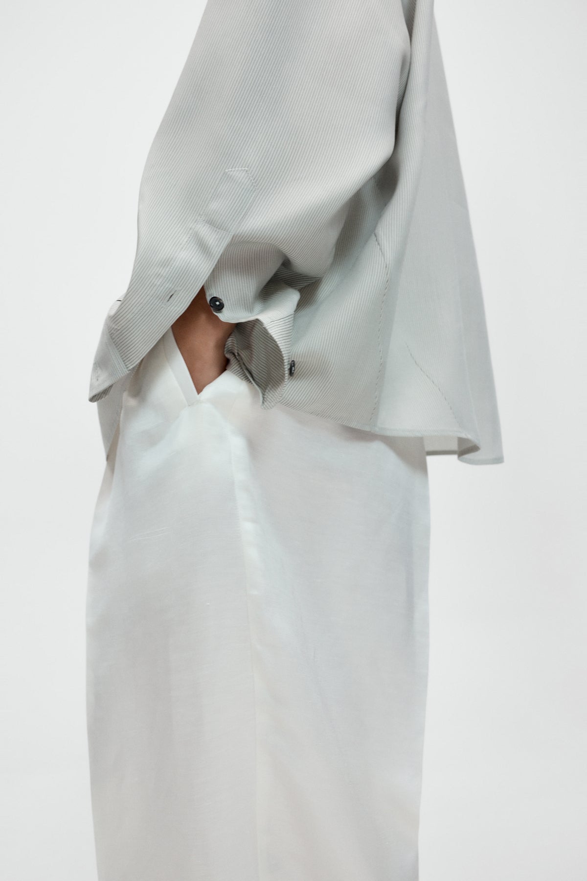 CAMISA OVERSIZE RAYA DIPLOMÁTICA image 4