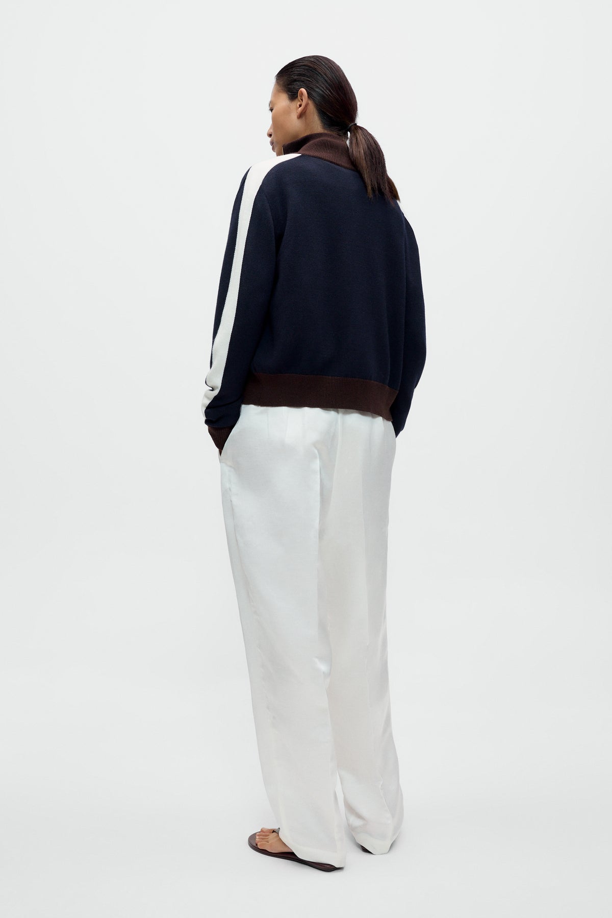 PANTALÓN BARREL SATÉN image 3