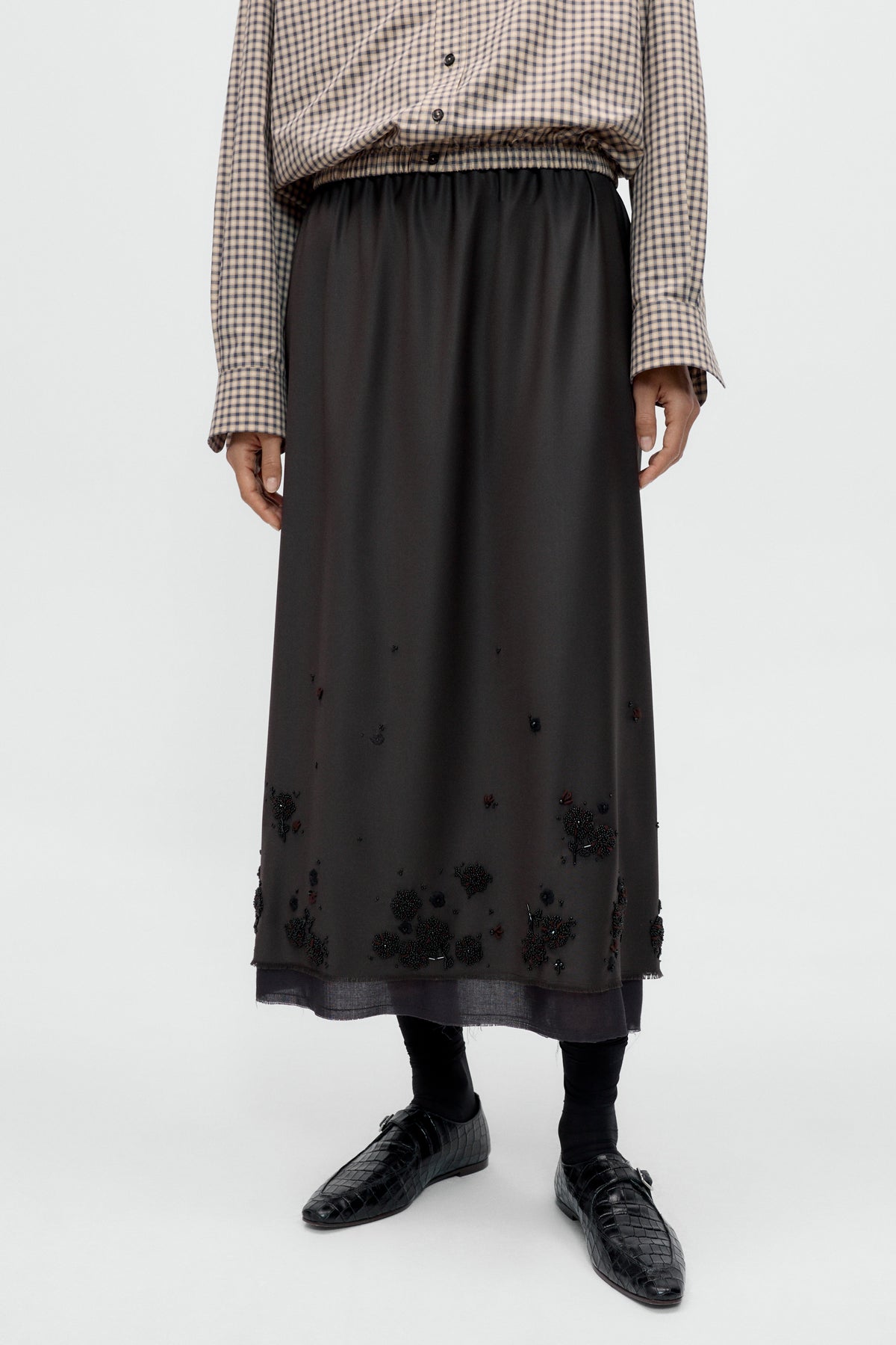 FALDA MIDI BORDADA image 2