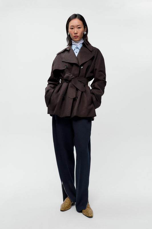 TRENCH CORTO