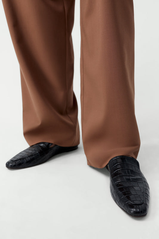 POINTY CROCODILE LOAFER