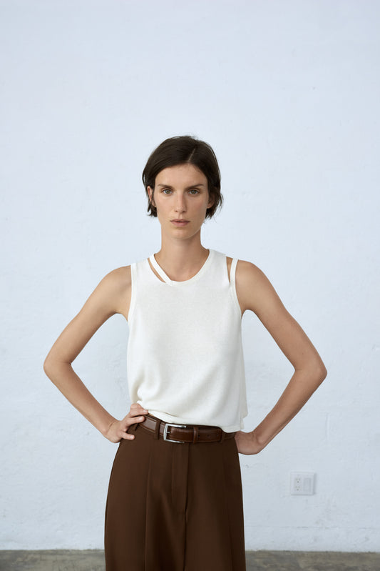 VISCOSE CUT-OUT TOP MARSHMALLOW